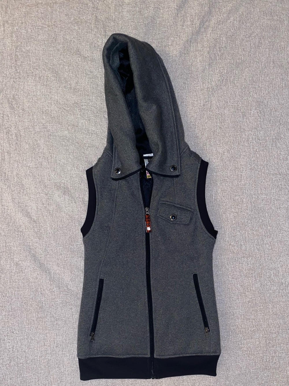 Burton Women’s XS Gray Hooded Vest Full Zip Outdoor Layering